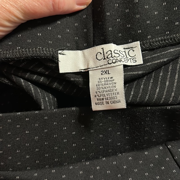 Classic Concepts Black Spotted Dress Legging/ Ankle Pants NWOT 2X - Picture 7 of 7